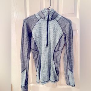 Lululemon heathered green half zip running top Size 4